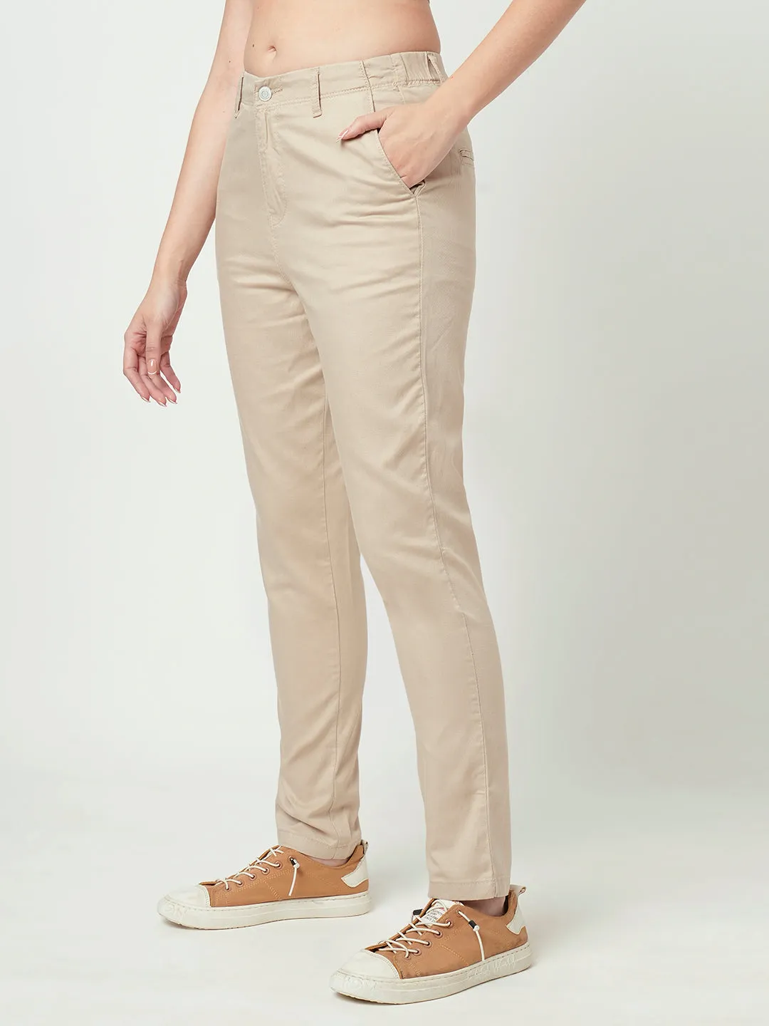 Women Oatmilk Mid-Rise Slim Fit Trouser